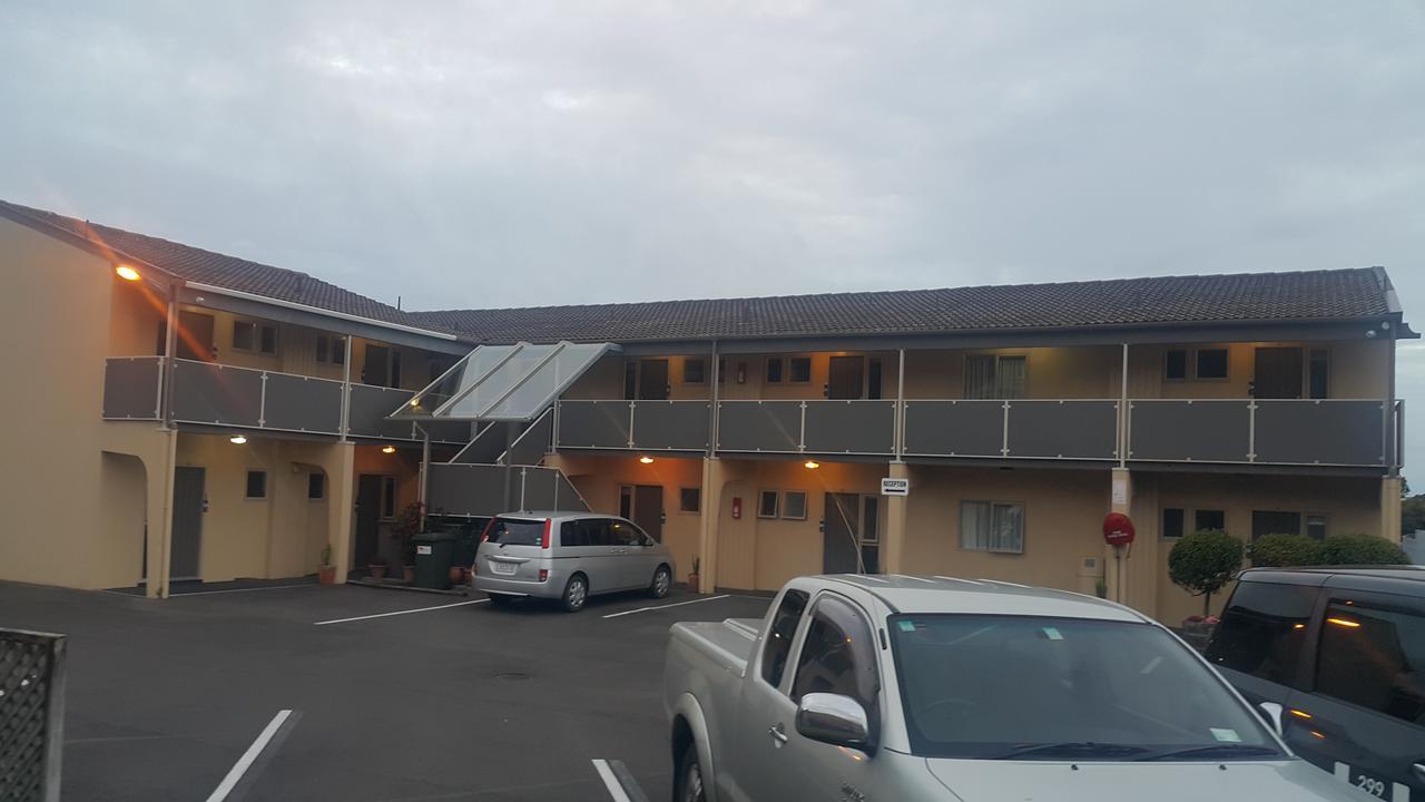 德汶西街299号酒店 新普利茅斯 外观 照片